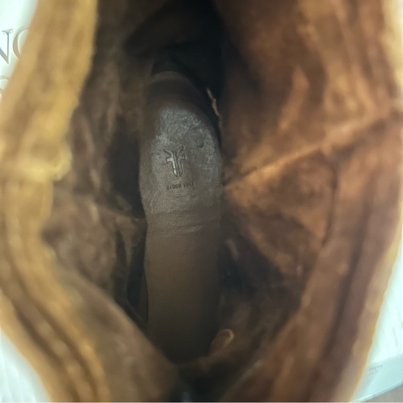 Never Worn Frye Cara Short Wood Brown Suede Boots Size 8 with original box - Picture 7 of 12